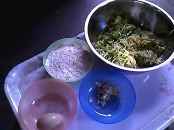 蒜香南瓜丝摊饼怎么做，蒜香南瓜丝摊饼怎么做好吃，蒜香南瓜丝摊饼做法
