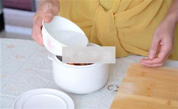 红枣木瓜炖牛奶怎么做，红枣木瓜炖牛奶怎么做好吃，红枣木瓜炖牛奶做法