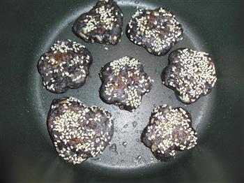 麻香鲜笋黑米饼怎么做，麻香鲜笋黑米饼怎么做好吃，麻香鲜笋黑米饼做法