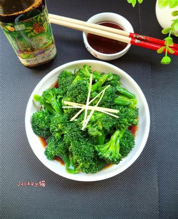 白灼西兰花怎么做，白灼西兰花怎么做好吃，白灼西兰花做法