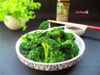 白灼西兰花怎么做，白灼西兰花怎么做好吃，白灼西兰花做法