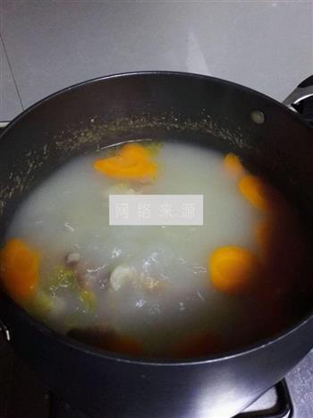 奶白煲猪骨怎么做，奶白煲猪骨怎么做好吃，奶白煲猪骨做法