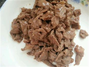 牛肉小炒鱿鱼怎么做，牛肉小炒鱿鱼怎么做好吃，牛肉小炒鱿鱼做法