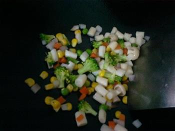 芥香奶油鲜蔬意面怎么做，芥香奶油鲜蔬意面怎么做好吃，芥香奶油鲜蔬意面做法