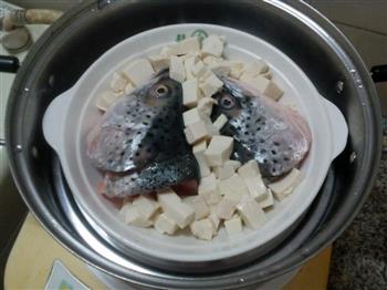 酸辣豆腐鱼头怎么做，酸辣豆腐鱼头怎么做好吃，酸辣豆腐鱼头做法