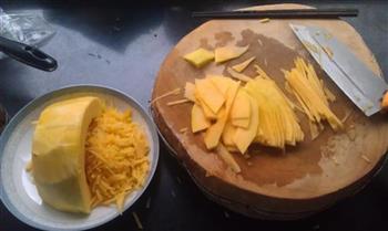 南瓜金丝饼怎么做，南瓜金丝饼怎么做好吃，南瓜金丝饼做法
