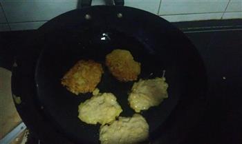 南瓜金丝饼怎么做，南瓜金丝饼怎么做好吃，南瓜金丝饼做法