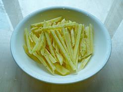 烤翅+薯条怎么做，烤翅+薯条怎么做好吃，烤翅+薯条做法