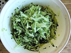 脆皮黄瓜饼怎么做，脆皮黄瓜饼怎么做好吃，脆皮黄瓜饼做法