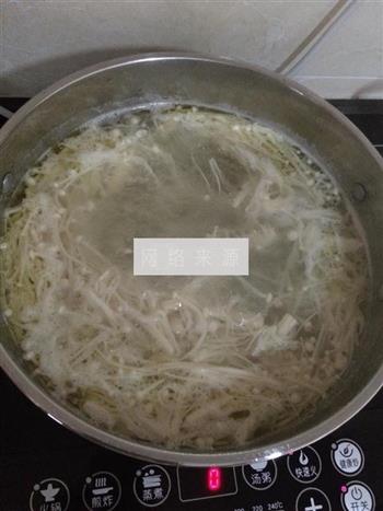 金针菇肉丸瘦肉汤怎么做，金针菇肉丸瘦肉汤怎么做好吃，金针菇肉丸瘦肉汤做法