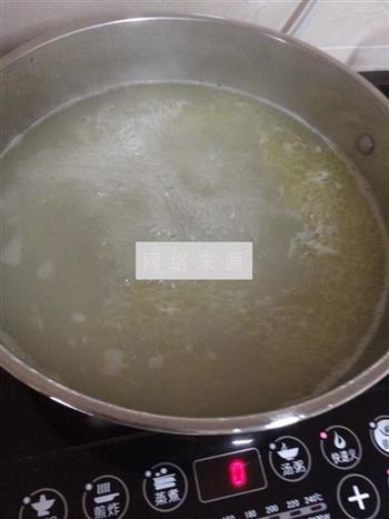 金针菇肉丸瘦肉汤怎么做，金针菇肉丸瘦肉汤怎么做好吃，金针菇肉丸瘦肉汤做法