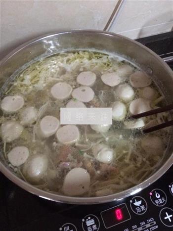 金针菇肉丸瘦肉汤怎么做，金针菇肉丸瘦肉汤怎么做好吃，金针菇肉丸瘦肉汤做法
