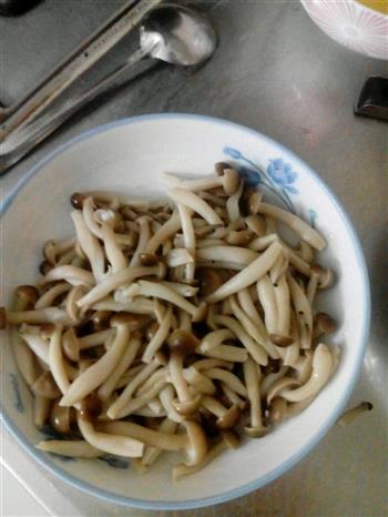 双椒蟹味菇怎么做，双椒蟹味菇怎么做好吃，双椒蟹味菇做法