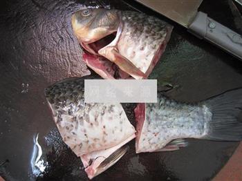 胡萝卜玉米鲫鱼汤怎么做，胡萝卜玉米鲫鱼汤怎么做好吃，胡萝卜玉米鲫鱼汤做法