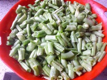 豆角蒸饭怎么做，豆角蒸饭怎么做好吃，豆角蒸饭做法