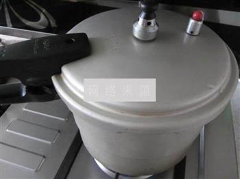 玉米煮排骨怎么做，玉米煮排骨怎么做好吃，玉米煮排骨做法