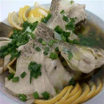 葱香清蒸鲈鱼怎么做，葱香清蒸鲈鱼怎么做好吃，葱香清蒸鲈鱼做法