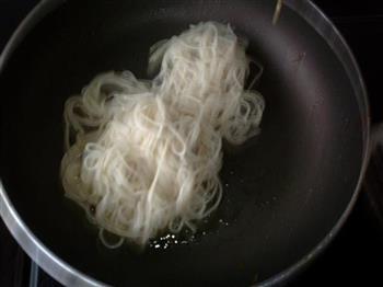 黑蒜牛肉炒面怎么做，黑蒜牛肉炒面怎么做好吃，黑蒜牛肉炒面做法