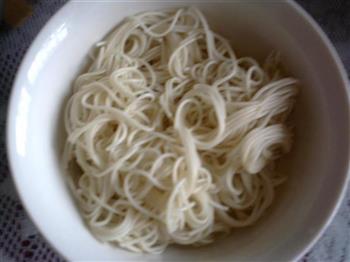 黑蒜牛肉炒面怎么做，黑蒜牛肉炒面怎么做好吃，黑蒜牛肉炒面做法