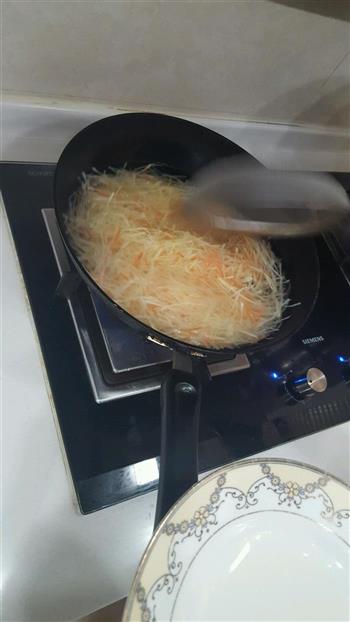 素炒土豆丝怎么做，素炒土豆丝怎么做好吃，素炒土豆丝做法