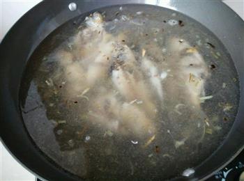 鲜小鲫鱼萝卜汤怎么做，鲜小鲫鱼萝卜汤怎么做好吃，鲜小鲫鱼萝卜汤做法