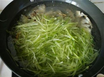 鲜小鲫鱼萝卜汤怎么做，鲜小鲫鱼萝卜汤怎么做好吃，鲜小鲫鱼萝卜汤做法