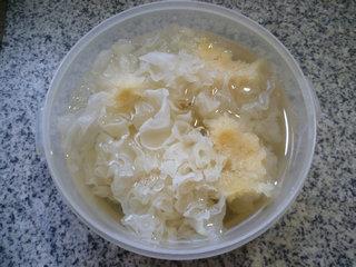 葡萄干哈密瓜银耳怎么做，葡萄干哈密瓜银耳怎么做好吃，葡萄干哈密瓜银耳做法
