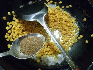 椒盐玉米片小锅巴怎么做，椒盐玉米片小锅巴怎么做好吃，椒盐玉米片小锅巴做法