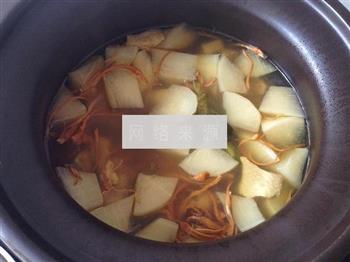虫草花萝卜炖鸭汤怎么做，虫草花萝卜炖鸭汤怎么做好吃，虫草花萝卜炖鸭汤做法