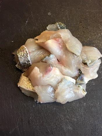 酸菜鲈鱼怎么做，酸菜鲈鱼怎么做好吃，酸菜鲈鱼做法