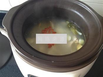 淮山炖鸡汤怎么做，淮山炖鸡汤怎么做好吃，淮山炖鸡汤做法