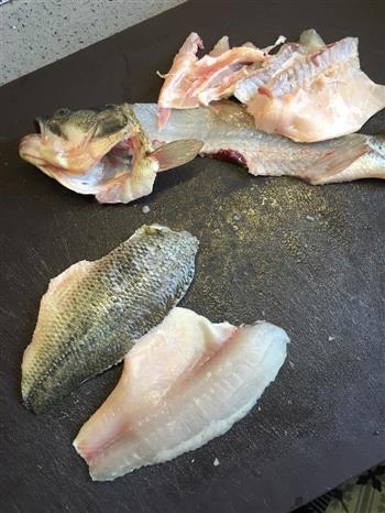 酸菜鲈鱼怎么做，酸菜鲈鱼怎么做好吃，酸菜鲈鱼做法