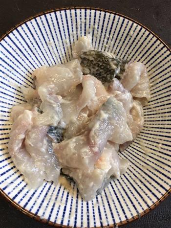 酸菜鲈鱼怎么做，酸菜鲈鱼怎么做好吃，酸菜鲈鱼做法