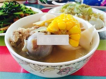 大骨鲜蔬汤怎么做，大骨鲜蔬汤怎么做好吃，大骨鲜蔬汤做法