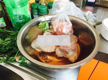 大骨鲜蔬汤怎么做，大骨鲜蔬汤怎么做好吃，大骨鲜蔬汤做法