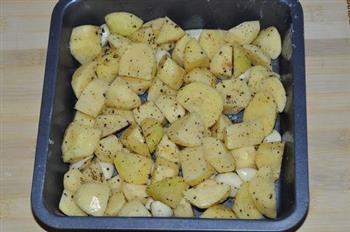 蒜味奶油烤土豆怎么做,蒜味奶油烤土豆怎么做好吃,蒜味奶油烤土豆做法 蒜味奶油烤土豆怎么做,蒜味奶油烤土豆怎么做好吃,蒜味奶油烤土豆做法
