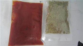 菠萝火腿披萨怎么做，菠萝火腿披萨怎么做好吃，菠萝火腿披萨做法