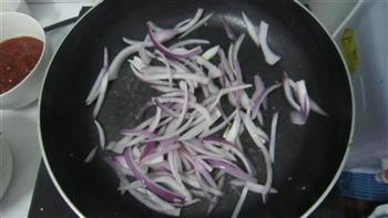 菠萝火腿披萨怎么做，菠萝火腿披萨怎么做好吃，菠萝火腿披萨做法