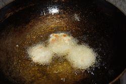 炸藕夹怎么做，炸藕夹怎么做好吃，炸藕夹做法