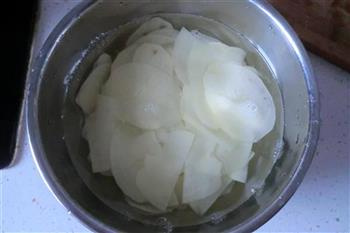 奥尔良风味烤薯片怎么做，奥尔良风味烤薯片怎么做好吃，奥尔良风味烤薯片做法
