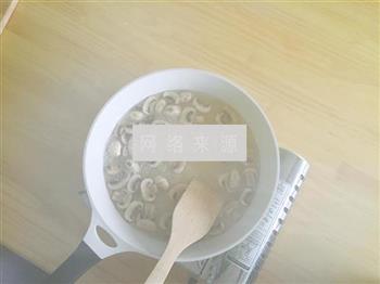 蘑菇浓汤怎么做，蘑菇浓汤怎么做好吃，蘑菇浓汤做法