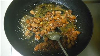 香酥琥珀杏仁怎么做，香酥琥珀杏仁怎么做好吃，香酥琥珀杏仁做法