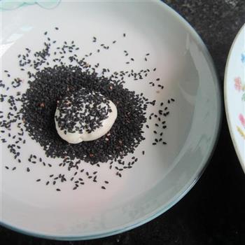 糯米芝麻糕怎么做，糯米芝麻糕怎么做好吃，糯米芝麻糕做法