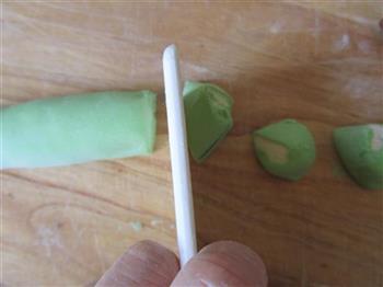 豆腐蛋黄翡翠包怎么做，豆腐蛋黄翡翠包怎么做好吃，豆腐蛋黄翡翠包做法