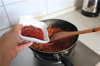 意式肉酱培根披萨怎么做，意式肉酱培根披萨怎么做好吃，意式肉酱培根披萨做法