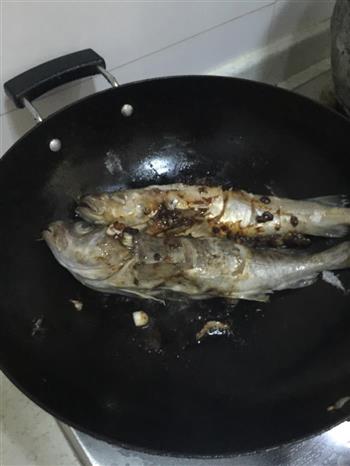 鳕鱼炖冻豆腐怎么做，鳕鱼炖冻豆腐怎么做好吃，鳕鱼炖冻豆腐做法
