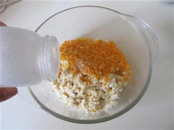 豆腐蛋黄翡翠包怎么做，豆腐蛋黄翡翠包怎么做好吃，豆腐蛋黄翡翠包做法