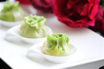 豆腐蛋黄翡翠包怎么做，豆腐蛋黄翡翠包怎么做好吃，豆腐蛋黄翡翠包做法