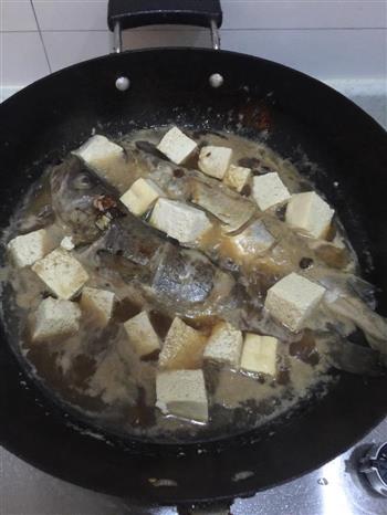 鳕鱼炖冻豆腐怎么做，鳕鱼炖冻豆腐怎么做好吃，鳕鱼炖冻豆腐做法