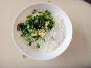 野番茄拌米线怎么做，野番茄拌米线怎么做好吃，野番茄拌米线做法